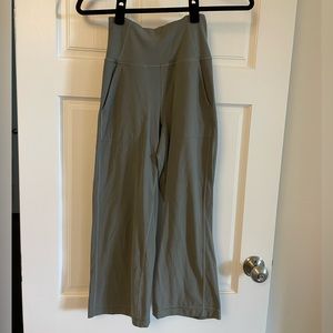 Lululemon olive green high waisted wide leg cropped leggings size 2